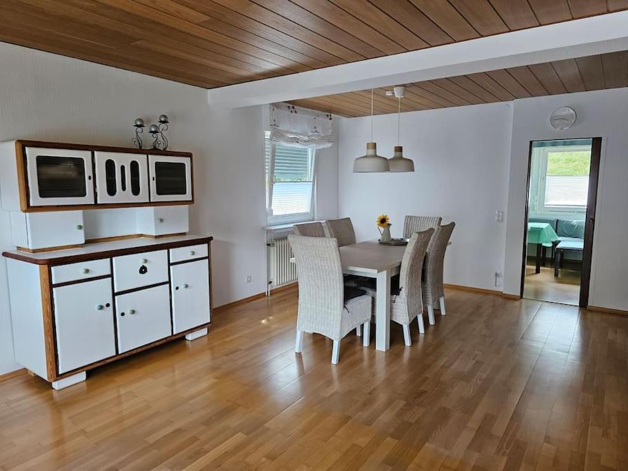 Grosse Ferienwohnung Am Waldrand Шьонау Екстериор снимка